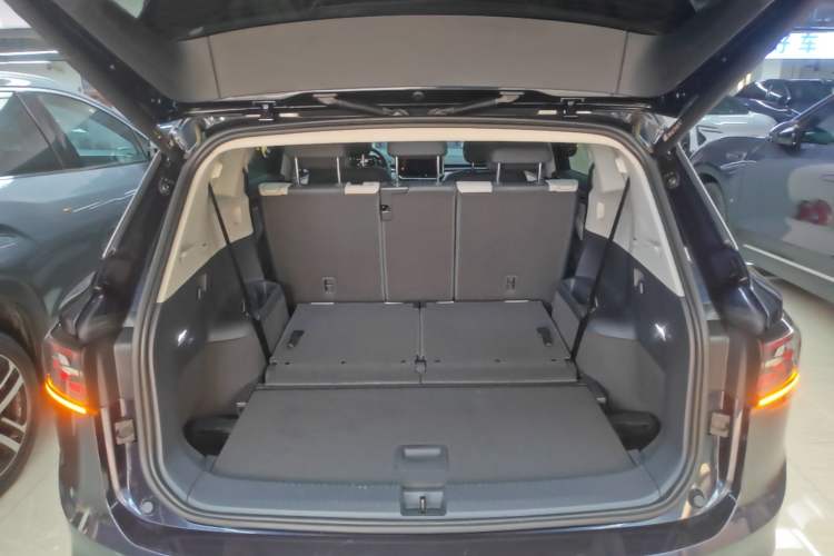 Used Volkswagen ID.6 X 2023 Upgraded Model Ultra-Long Range Version Trunk