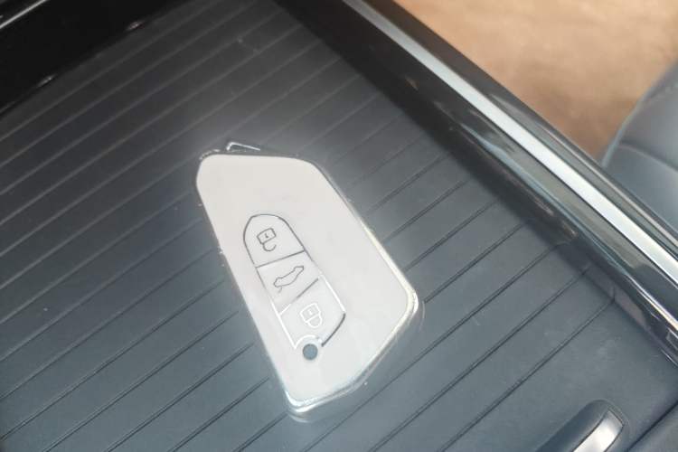 Used Volkswagen ID.6 X 2023 Ultra-Intelligent Long-Range Version Vehicle Key