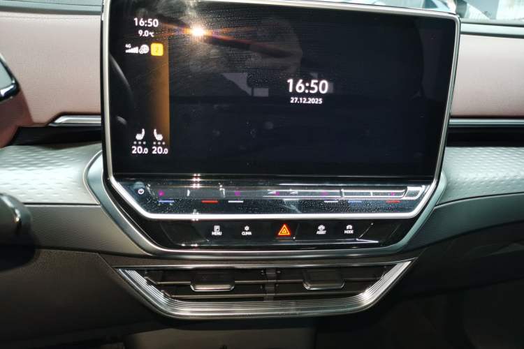 Used Volkswagen ID.6 X 2023 Upgraded Model Pure Long-Range Version Audio And AC Panel