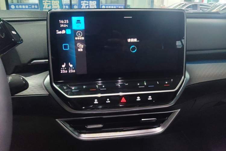 Used Volkswagen ID.6 X 2023 Ultra-Intelligent Long-Range Version Audio And AC Panel