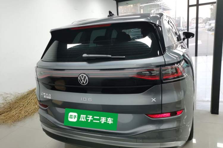 Used Volkswagen ID.6 X 2023 Upgraded Model Pure Long-Range Version Exterior 4