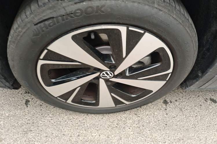 Used Volkswagen ID.6 X 2023 Pure Long-Range Version Exterior 4