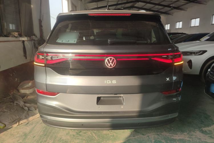 Used Volkswagen ID.6 X 2023 Ultra-Intelligent Long-Range Version Exterior 4