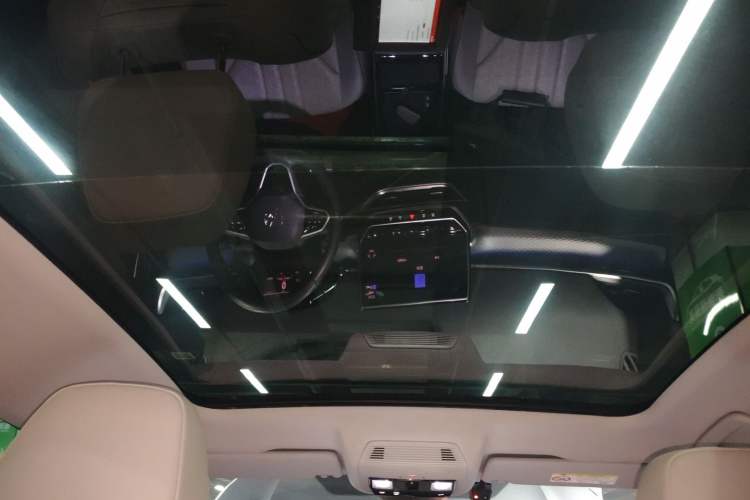 Used Volkswagen ID.6 X 2023 Ultra-Intelligent Long-Range Version Headliner