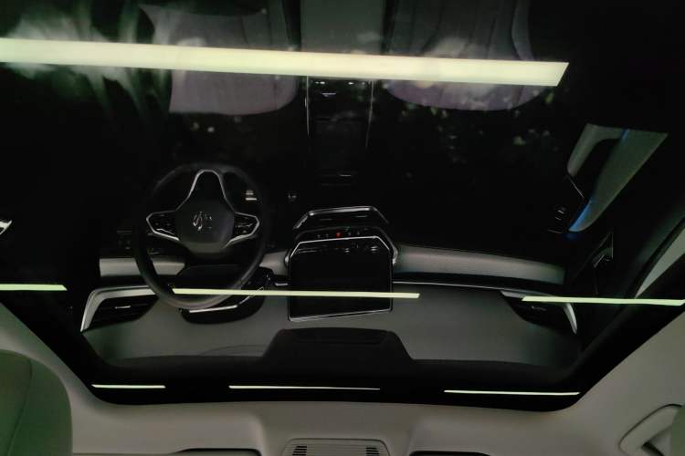 Used Volkswagen ID.6 X 2023 Ultra-Intelligent Long-Range Version Headliner