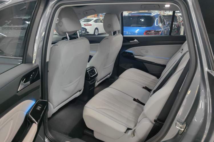 Used Volkswagen ID.6 X 2023 Ultra-Intelligent Long-Range Version Interior 1