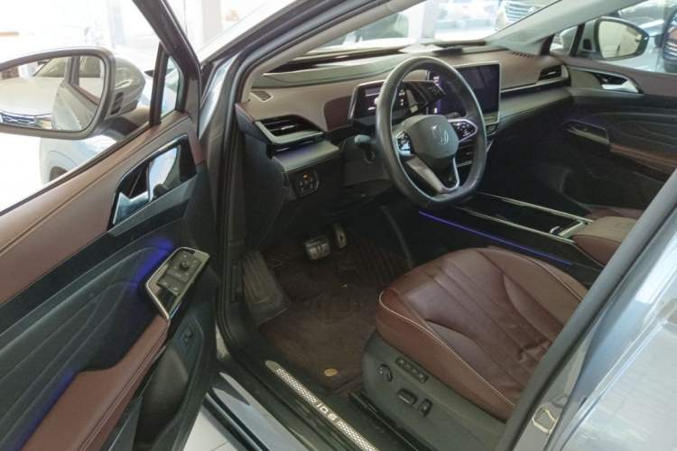 Used Volkswagen ID.6 X 2023 Ultra-Intelligent Long-Range Version Interior 2