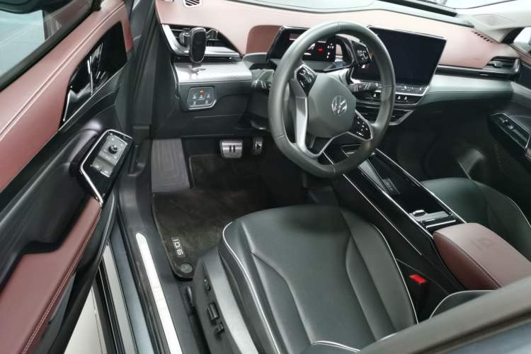 Used Volkswagen ID.6 X 2023 Upgraded Model Pure Long-Range Version Interior 3