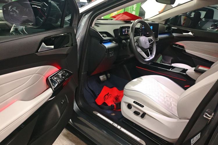 Used Volkswagen ID.6 X 2023 Ultra-Intelligent Long-Range Version Interior 3
