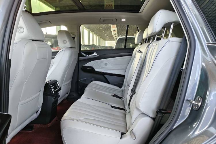 Used Volkswagen ID.6 X 2023 Ultra-Intelligent Long-Range Version Interior 3