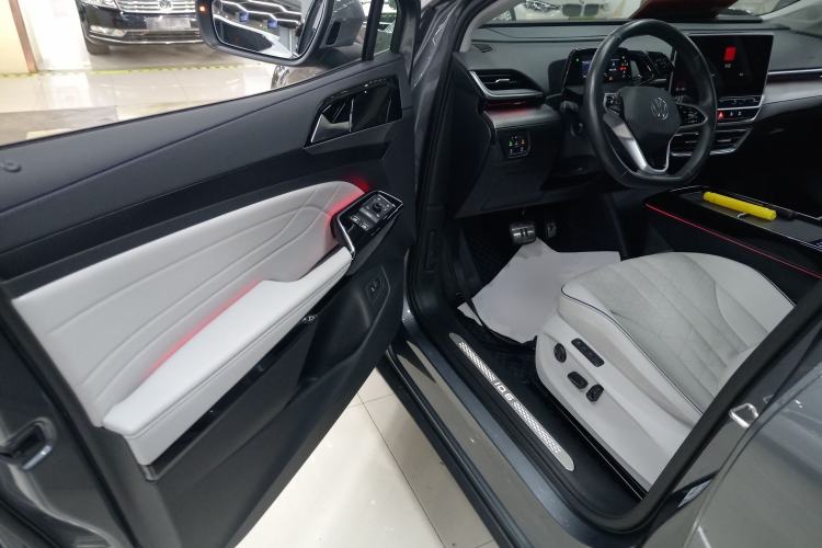 Used Volkswagen ID.6 X 2023 Ultra-Intelligent Long-Range Version Interior 3