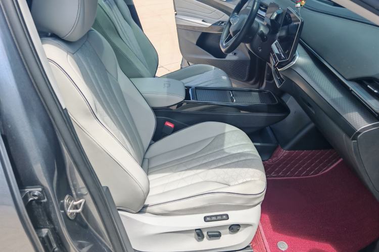 Used Volkswagen ID.6 X 2023 Ultra-Intelligent Long-Range Version Interior 4