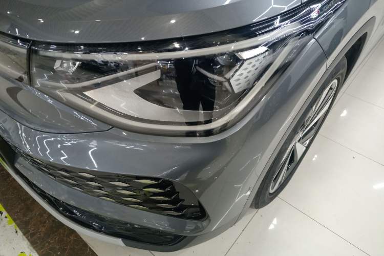 Used Volkswagen ID.6 X 2023 Ultra-Intelligent Long-Range Version Left Front Headlight