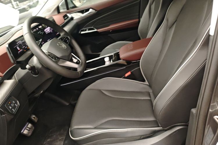 Used Volkswagen ID.6 X 2023 Pure Long-Range Version Left Front Seat