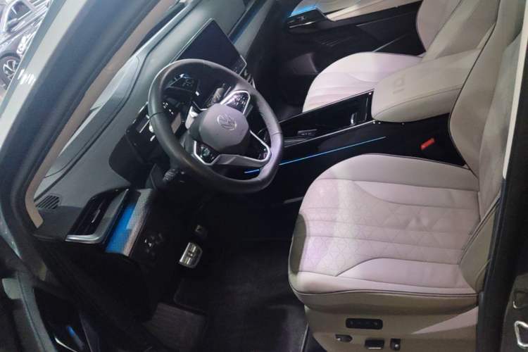 Used Volkswagen ID.6 X 2023 Ultra-Intelligent Long-Range Version Left Front Seat