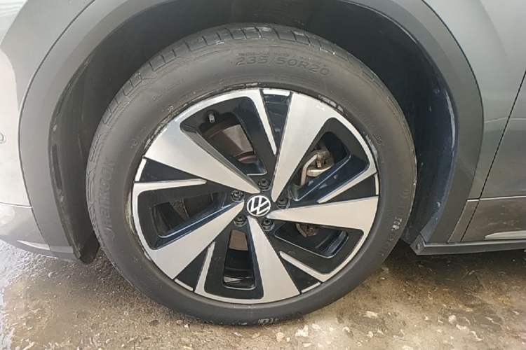 Used Volkswagen ID.6 X 2023 Ultra-Intelligent Long-Range Version Left Front Wheel Hub