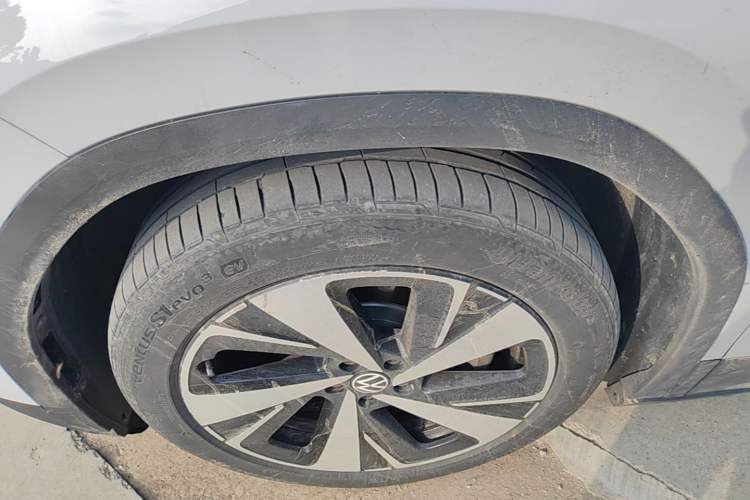 Used Volkswagen ID.6 X 2023 Ultra-Intelligent Long-Range Version Left Front Wheel Hub