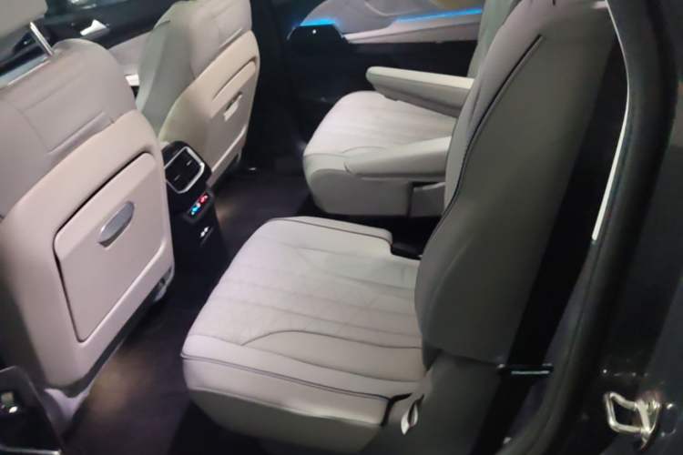 Used Volkswagen ID.6 X 2023 Ultra-Intelligent Long-Range Version Left Rear Seat