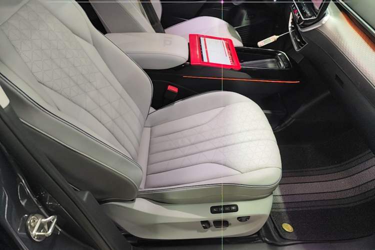 Used Volkswagen ID.6 X 2023 Upgraded Model Ultra-Long Range Version Right Front Seat