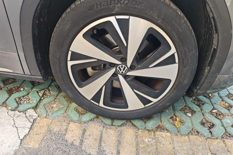 Used Volkswagen ID.6 X 2023 Upgraded Model Pure Long-Range Version Right Front Wheel Hub