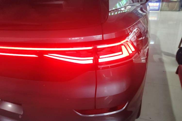 Used Volkswagen ID.6 X 2023 Ultra-Intelligent Long-Range Version Right Rear Taillight