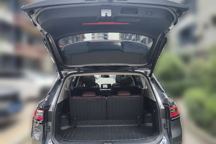Used Volkswagen ID.6 X 2023 Kinergy Four-Wheel Drive Edition Trunk