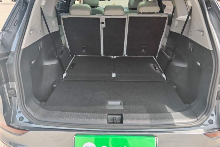 Used Volkswagen ID.6 X 2023 Ultra-Intelligent Long-Range Version Trunk