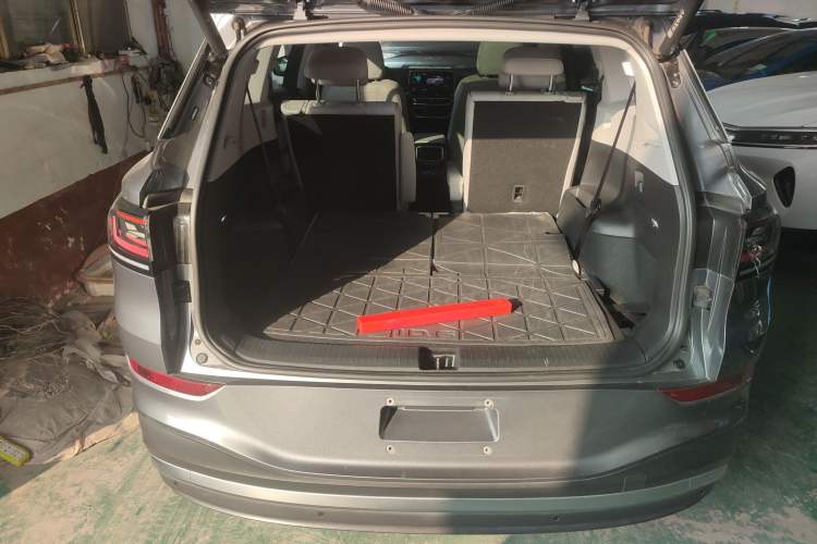 Used Volkswagen ID.6 X 2023 Ultra-Intelligent Long-Range Version Trunk