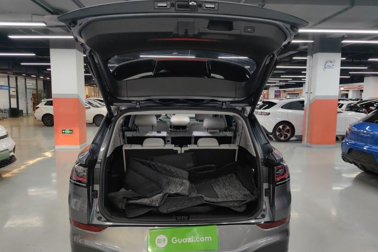 Used Volkswagen ID.6 X 2023 Ultra-Intelligent Long-Range Version Trunk