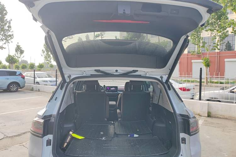 Used Volkswagen ID.6 X 2023 Ultra-Intelligent Long-Range Version Trunk