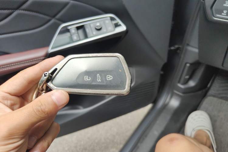 Used Volkswagen ID.6 X 2023 Kinergy Four-Wheel Drive Edition Vehicle Key