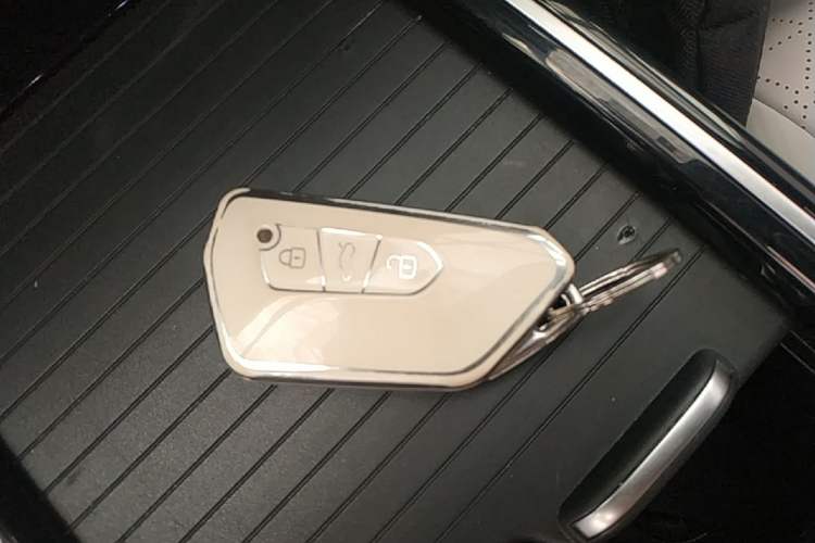 Used Volkswagen ID.6 X 2023 Ultra-Intelligent Long-Range Version Vehicle Key