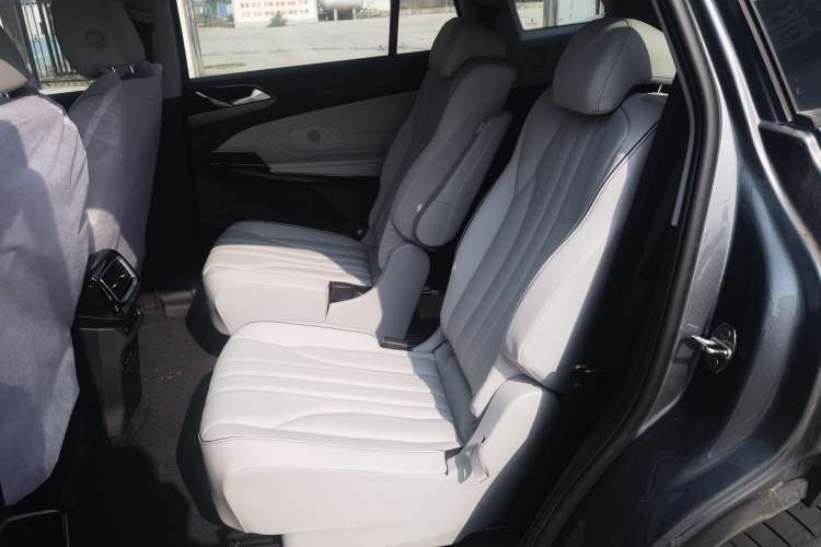 Used Volkswagen ID.6 X 2023 Ultra-Intelligent Long-Range Version Interior 1