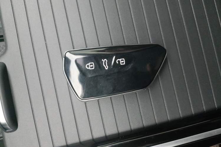 Used Volkswagen ID.6 X 2023 Upgraded Model Ultra-Long Range Version Interior 1