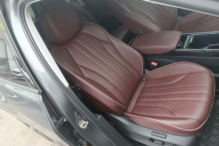 Used Volkswagen ID.6 X 2023 Upgraded Model Ultra-Long Range Version Right Front Seat
