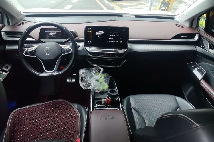 Used Volkswagen ID.6 X 2023 Pure Long-Range Version Center Console