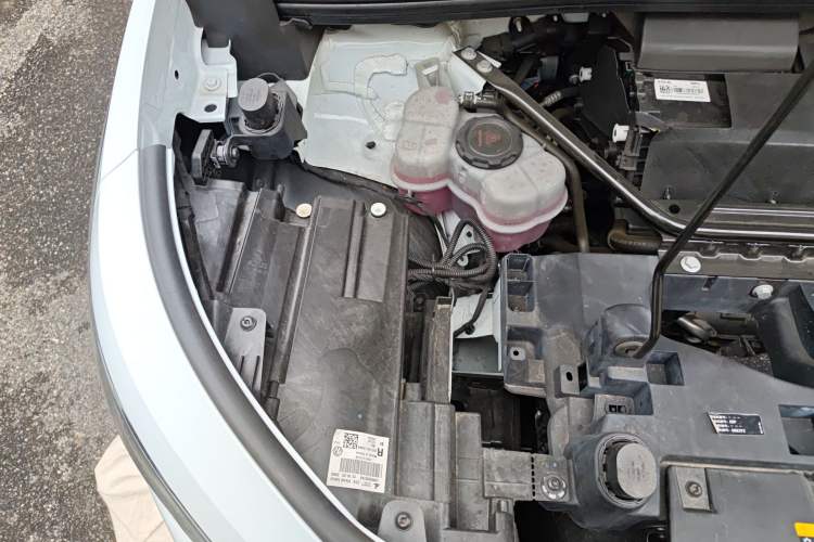 Used Volkswagen ID.6 X 2023 Upgraded Model Pure Long-Range Version Engine Bay Right