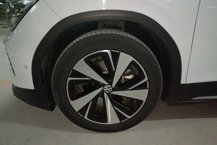 Used Volkswagen ID.6 X 2023 Ultra-Intelligent Long-Range Version Exterior 4