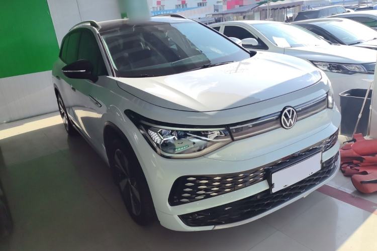 Used Volkswagen ID.6 X 2023 Upgraded Model Pure Long-Range Version Front Right 45 Deg