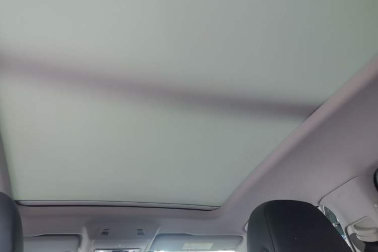 Used Volkswagen ID.6 X 2023 Pure Long-Range Version Headliner