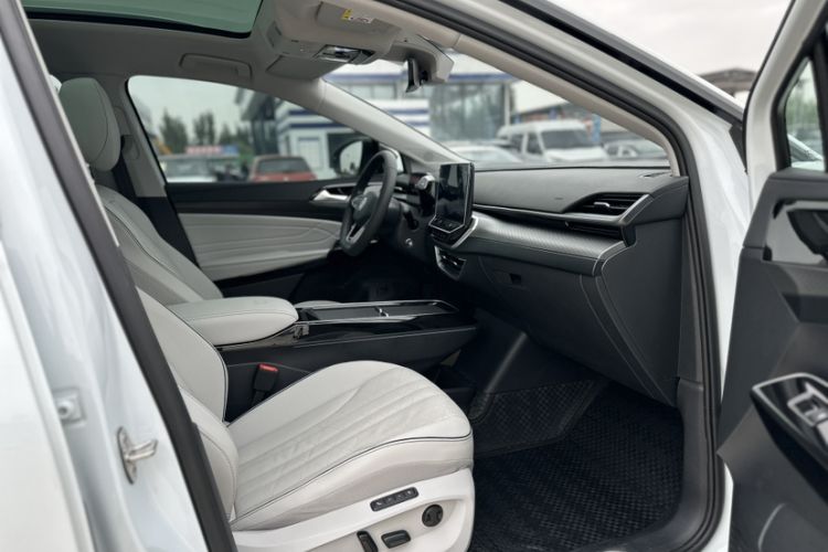 Used Volkswagen ID.6 X 2023 Ultra-Intelligent Long-Range Version Interior 10