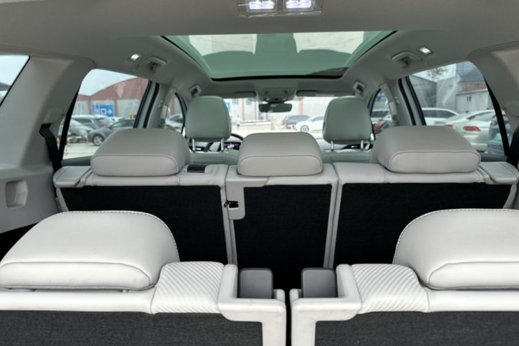 Used Volkswagen ID.6 X 2023 Ultra-Intelligent Long-Range Version Interior 12