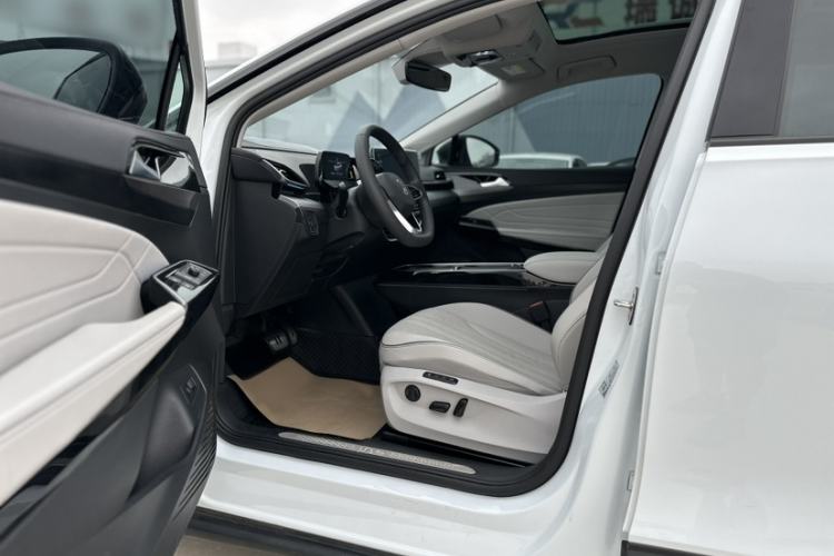Used Volkswagen ID.6 X 2023 Ultra-Intelligent Long-Range Version Interior 13