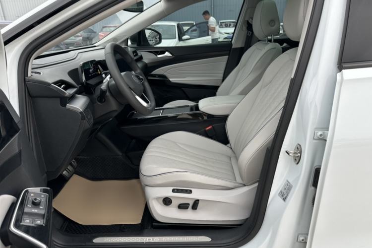Used Volkswagen ID.6 X 2023 Ultra-Intelligent Long-Range Version Interior 15