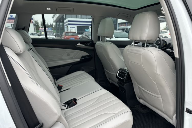 Used Volkswagen ID.6 X 2023 Ultra-Intelligent Long-Range Version Interior 2