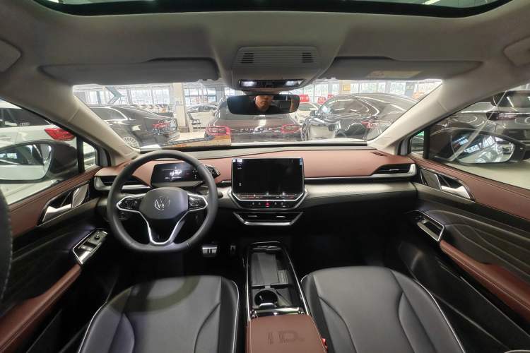 Used Volkswagen ID.6 X 2023 Upgraded Model Pure Long-Range Version Interior 2