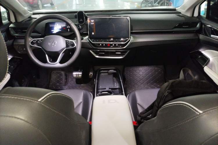 Used Volkswagen ID.6 X 2023 Pure Long-Range Version Interior 2