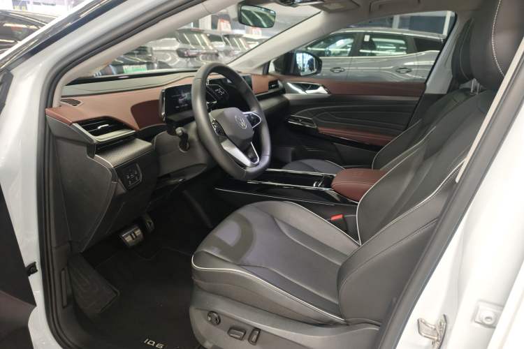 Used Volkswagen ID.6 X 2023 Upgraded Model Pure Long-Range Version Interior 3