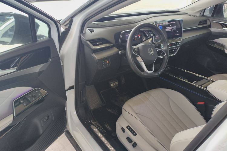 Used Volkswagen ID.6 X 2023 Ultra-Intelligent Long-Range Version Interior 3