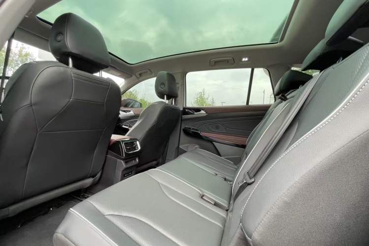 Used Volkswagen ID.6 X 2023 Upgraded Model Pure Long-Range Version Interior 4
